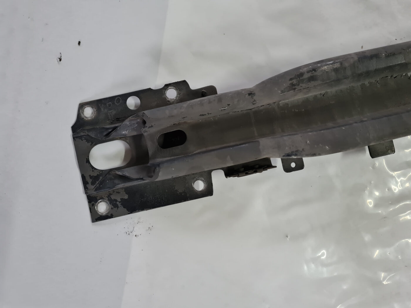 Priekšējā bufera pastiprinātājs priekš VOLVO XC 60 2009 2 Priekšējā bufera pastiprinātājs priekš VOLVO XC 60 2009