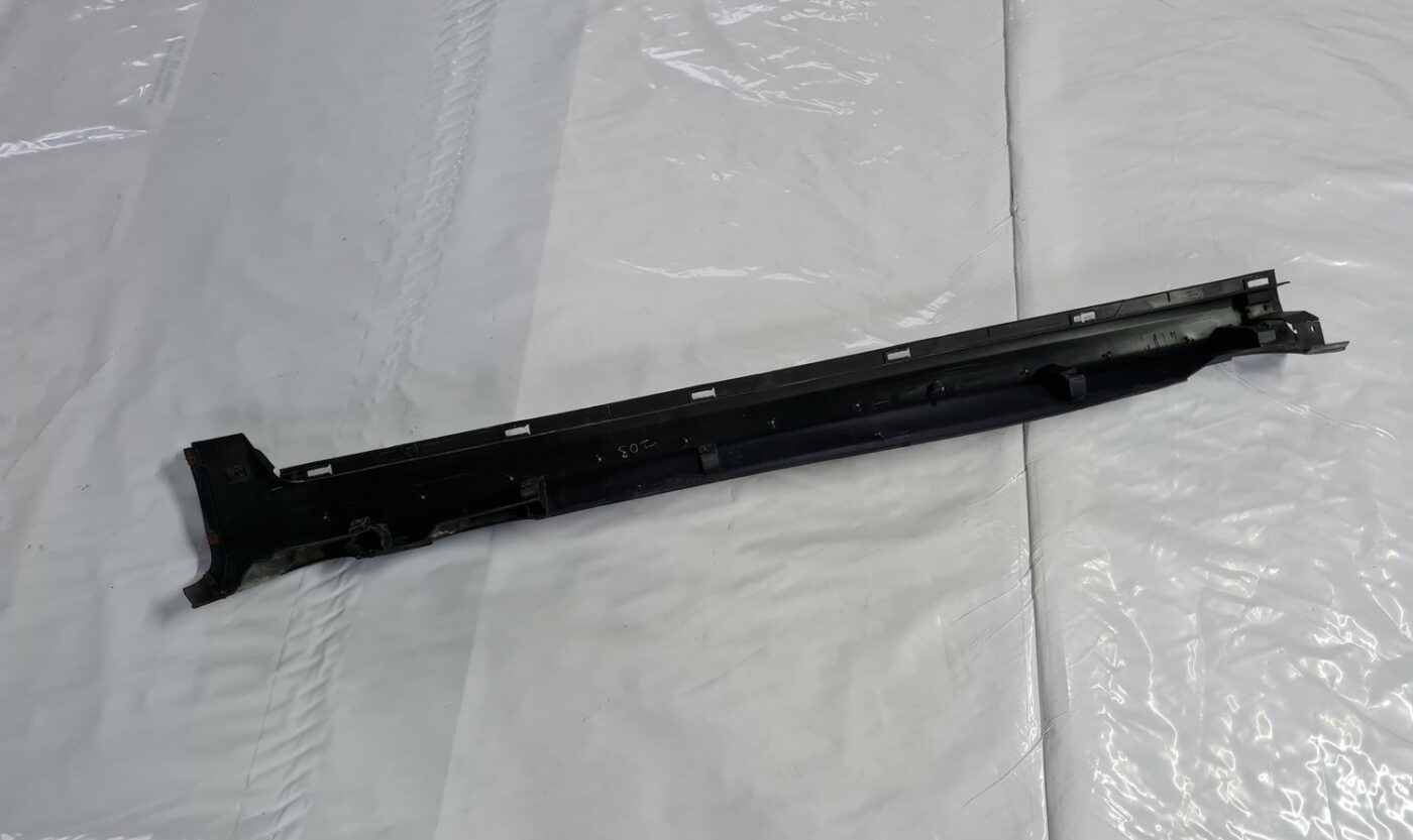 Ārēja sliekšņa kreisa uzlika priekš VOLVO XC 60 2009 12 Ārēja sliekšņa kreisa uzlika priekš VOLVO XC 60 2009