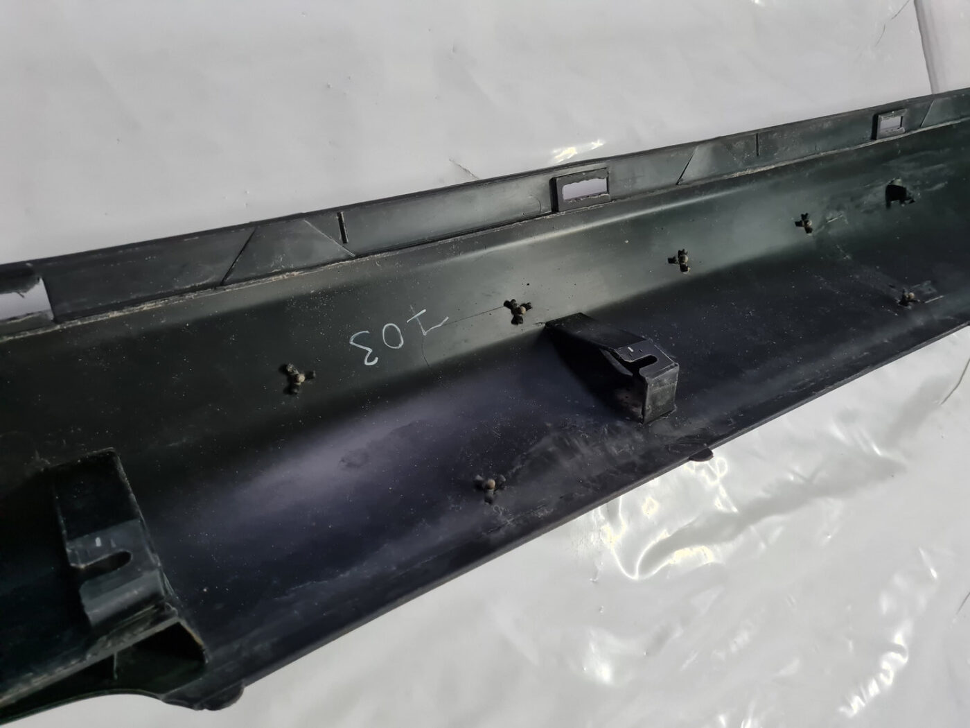 Ārēja sliekšņa kreisa uzlika priekš VOLVO XC 60 2009 7 Ārēja sliekšņa kreisa uzlika priekš VOLVO XC 60 2009