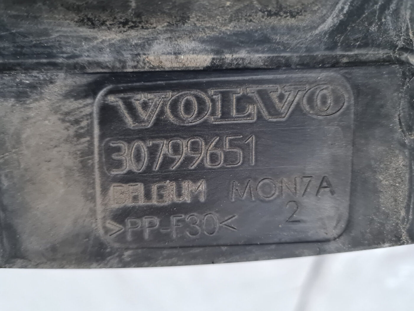 Pārsega reste priekš VOLVO XC 60 2009 3 Pārsega reste priekš VOLVO XC 60 2009