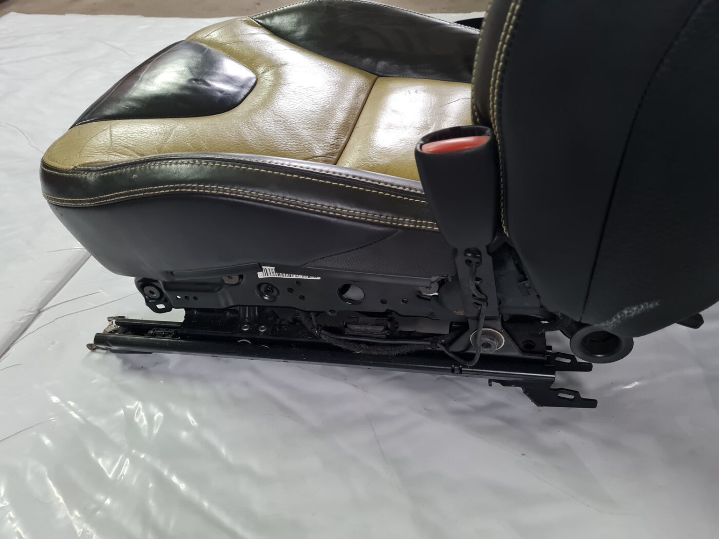 Priekšējais labais sēdeklis priekš VOLVO XC 60 2009 7 Priekšējais labais sēdeklis priekš VOLVO XC 60 2009