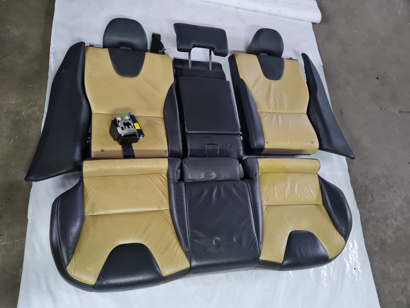 Aizmugurējais sēdeklis priekš VOLVO XC 60 2009 2 Aizmugurējais sēdeklis priekš VOLVO XC 60 2009