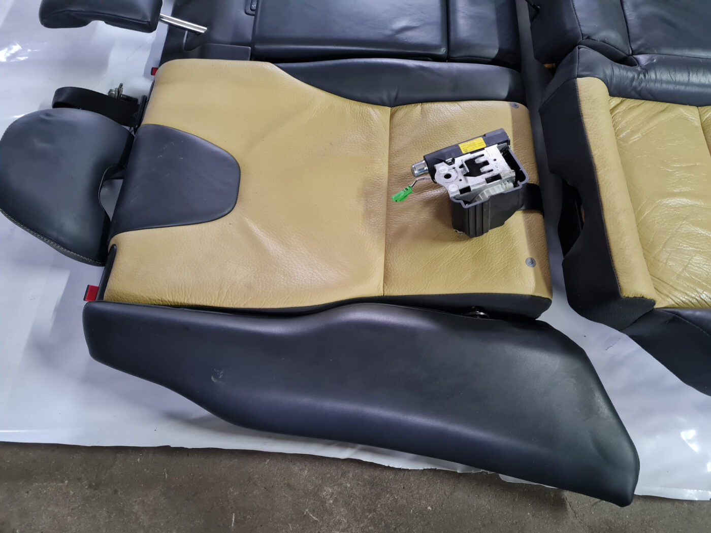 Aizmugurējais sēdeklis priekš VOLVO XC 60 2009 14 Aizmugurējais sēdeklis priekš VOLVO XC 60 2009