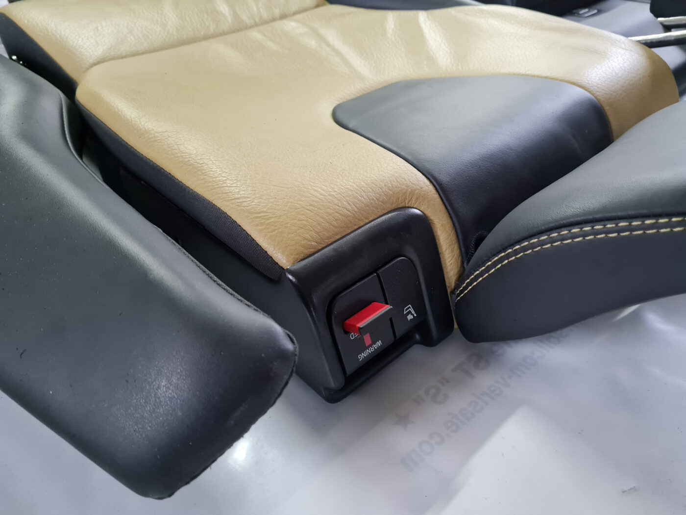 Aizmugurējais sēdeklis priekš VOLVO XC 60 2009 3 Aizmugurējais sēdeklis priekš VOLVO XC 60 2009