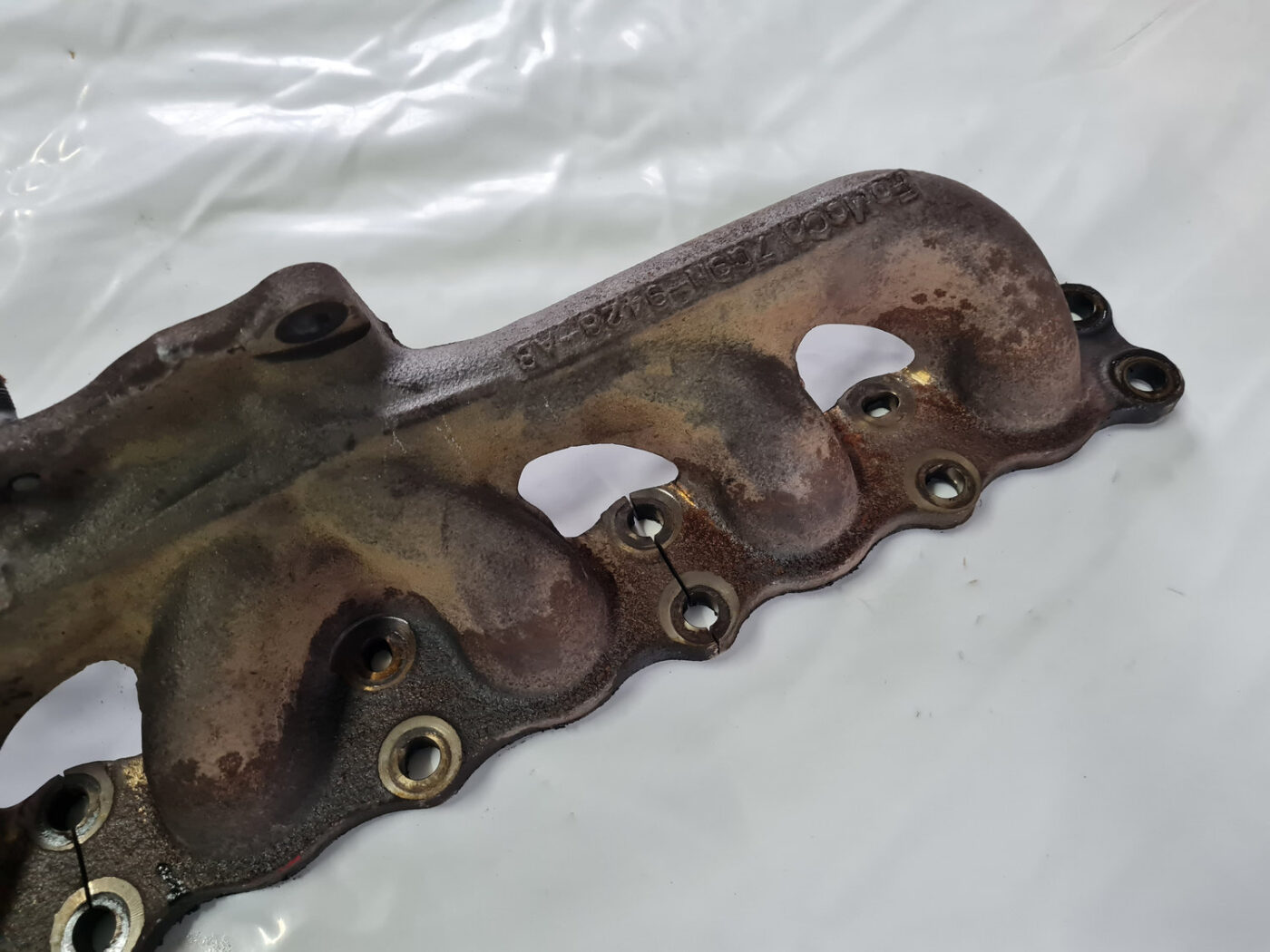 Izplūdes kolektors priekš VOLVO XC 60 2009 9 Izplūdes kolektors priekš VOLVO XC 60 2009