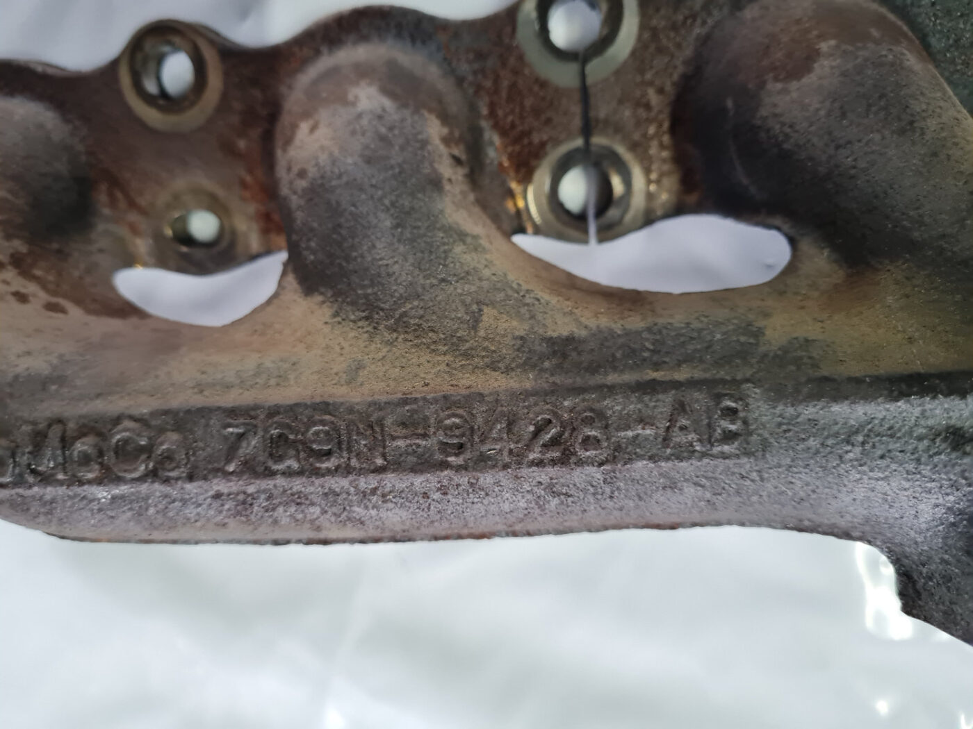 Izplūdes kolektors priekš VOLVO XC 60 2009 7 Izplūdes kolektors priekš VOLVO XC 60 2009