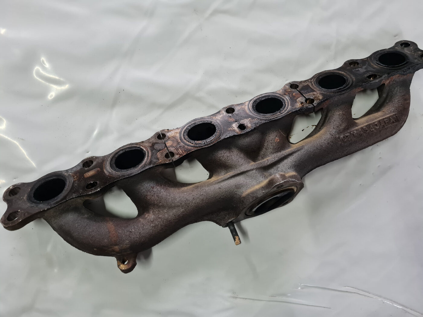 Izplūdes kolektors priekš VOLVO XC 60 2009 3 Izplūdes kolektors priekš VOLVO XC 60 2009