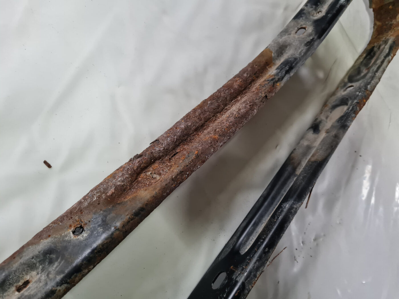 Degvielas tvertnes kronšteins priekš VOLVO XC 60 2009 7 Degvielas tvertnes kronšteins priekš VOLVO XC 60 2009