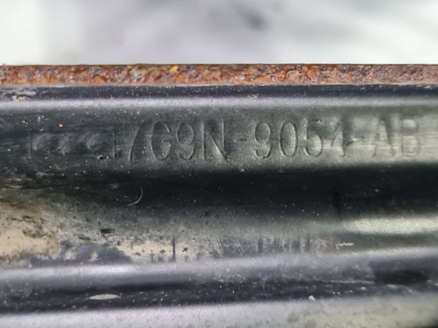 Degvielas tvertnes kronšteins priekš VOLVO XC 60 2009 5 Degvielas tvertnes kronšteins priekš VOLVO XC 60 2009