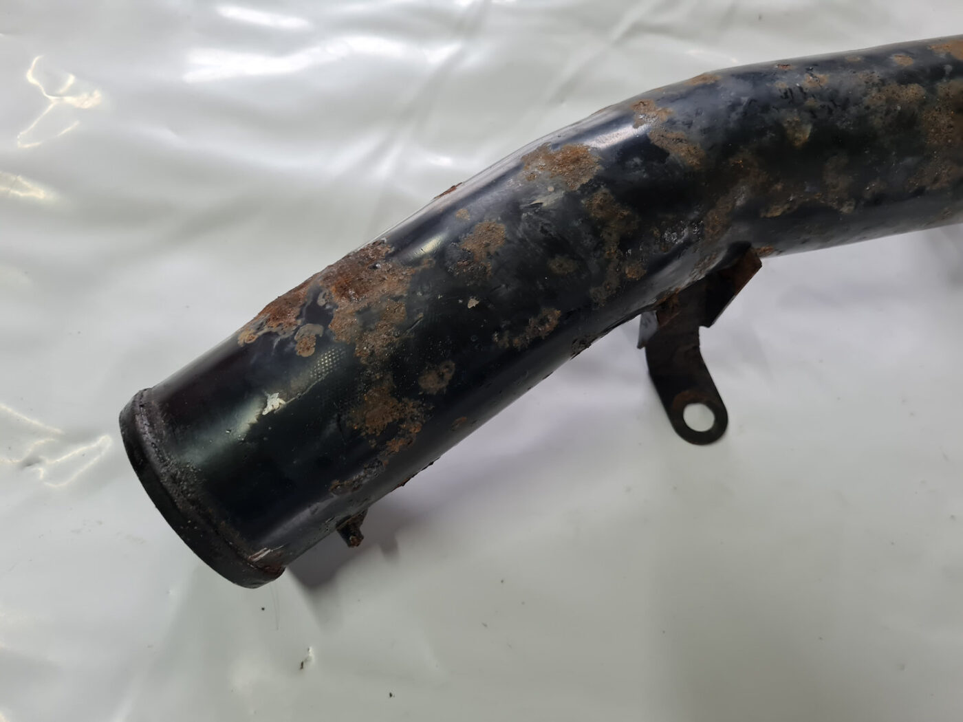 Interkulera caurule priekš VOLVO XC 60 2009 2 Interkulera caurule priekš VOLVO XC 60 2009