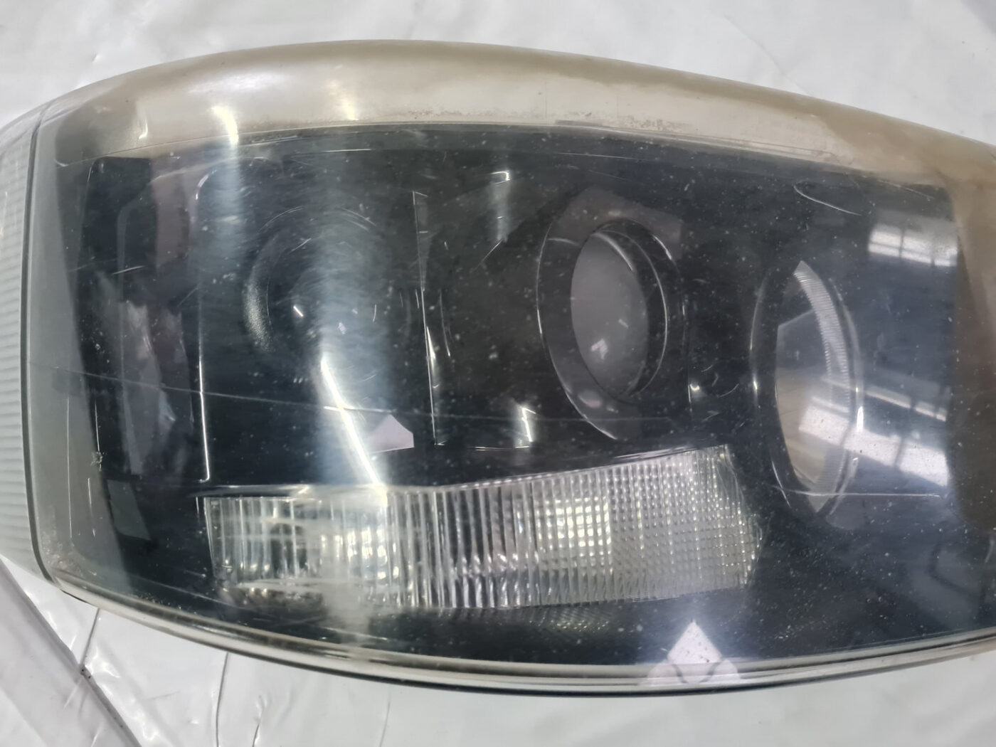 Priekšējais labais lukturis priekš RENAULT TRUCK 2004 15 Priekšējais labais lukturis priekš RENAULT TRUCK 2004