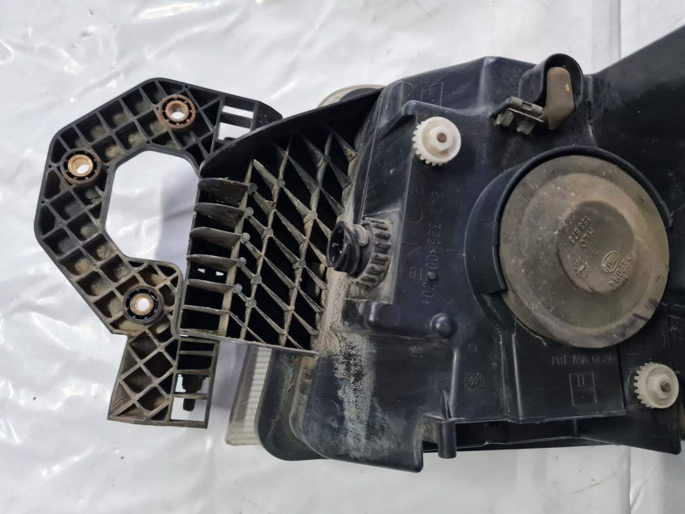 Priekšējais labais lukturis priekš RENAULT TRUCK 2004 6 Priekšējais labais lukturis priekš RENAULT TRUCK 2004