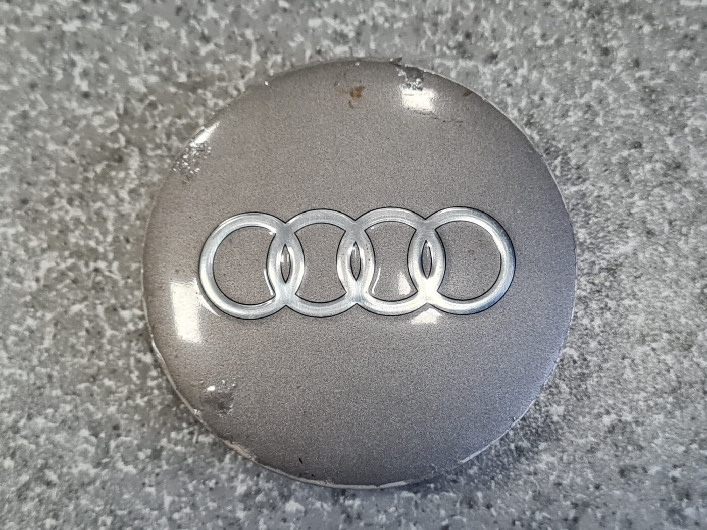 Diska kalpaks priekš AUDI A4 2003 2 Diska kalpaks priekš AUDI A4 2003